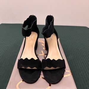 Black Ruffle Strap Sandals